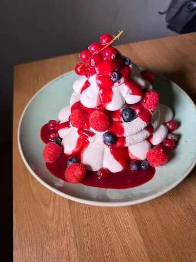 Pavlova aux fruits rouges
